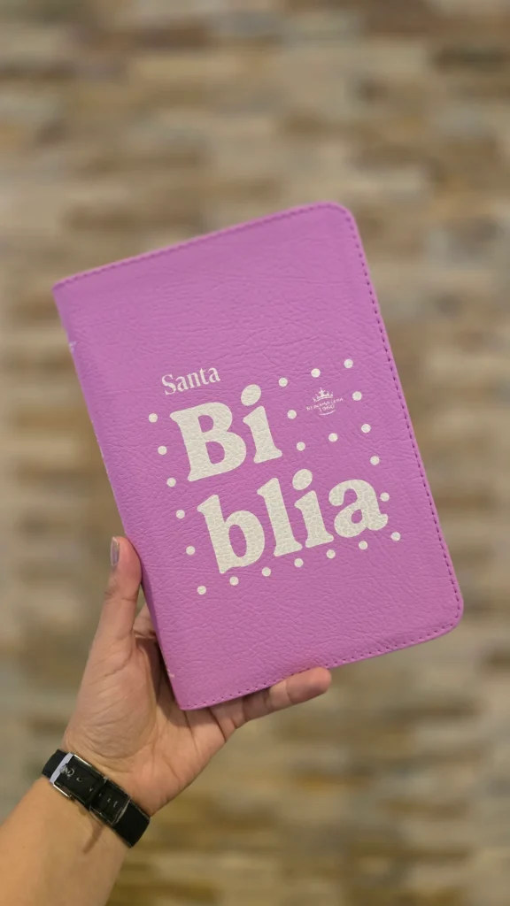 BIBLIA MISIONERA CON FORRO  MORADA SCREEN