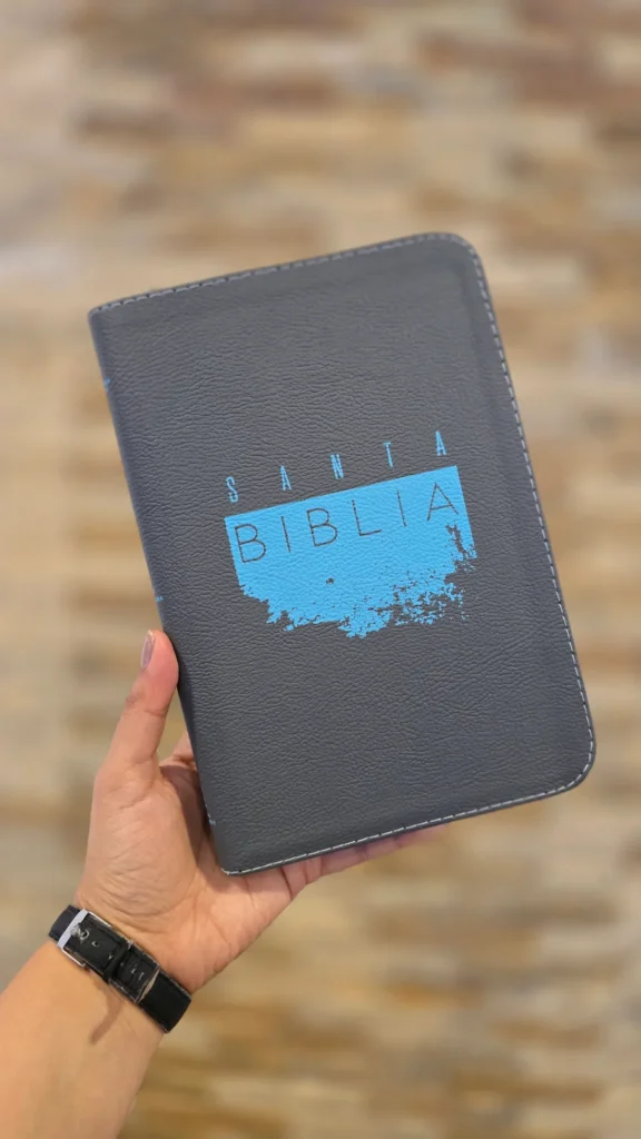 Biblia Misionera con Forro Gris Screen
